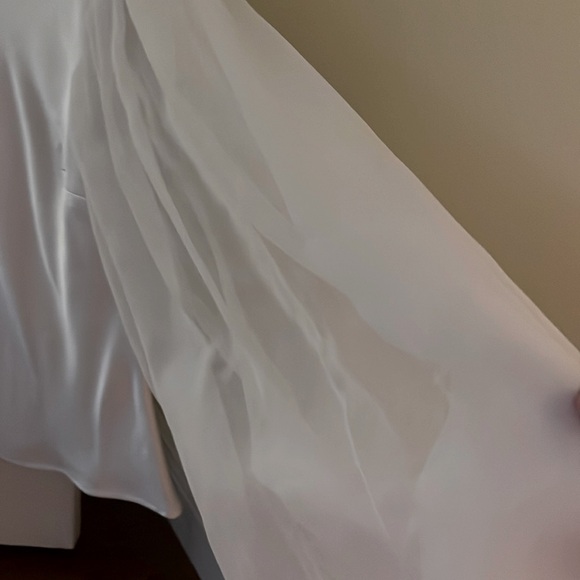 Beautiful sheen size small. Three button neck. Ballon style sleeves. - Picture 3 of 6